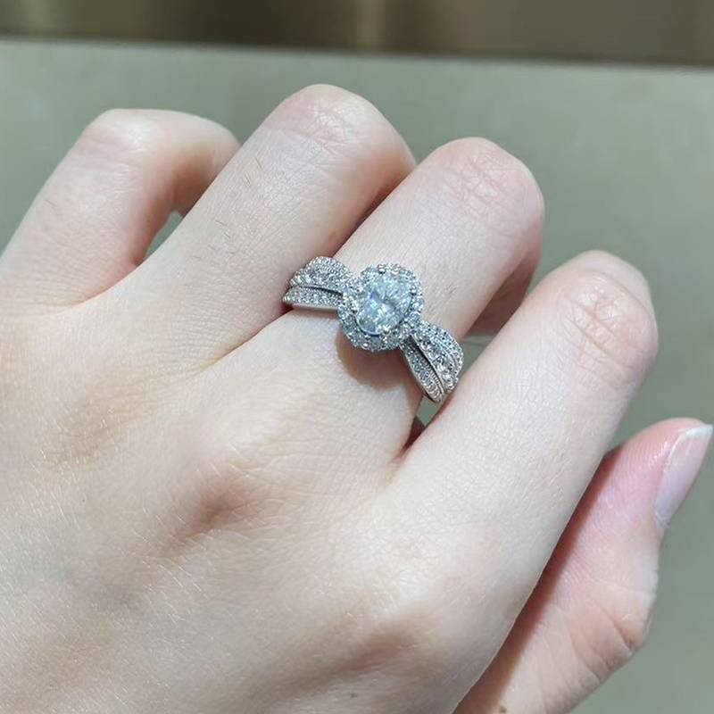 蛋形圆包Women's RingS925银镀白金Women's Ring定制选款主石Moissanite1.0ct/副石高碳钻